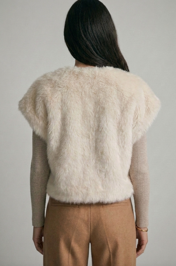 Camille Fur Capelet